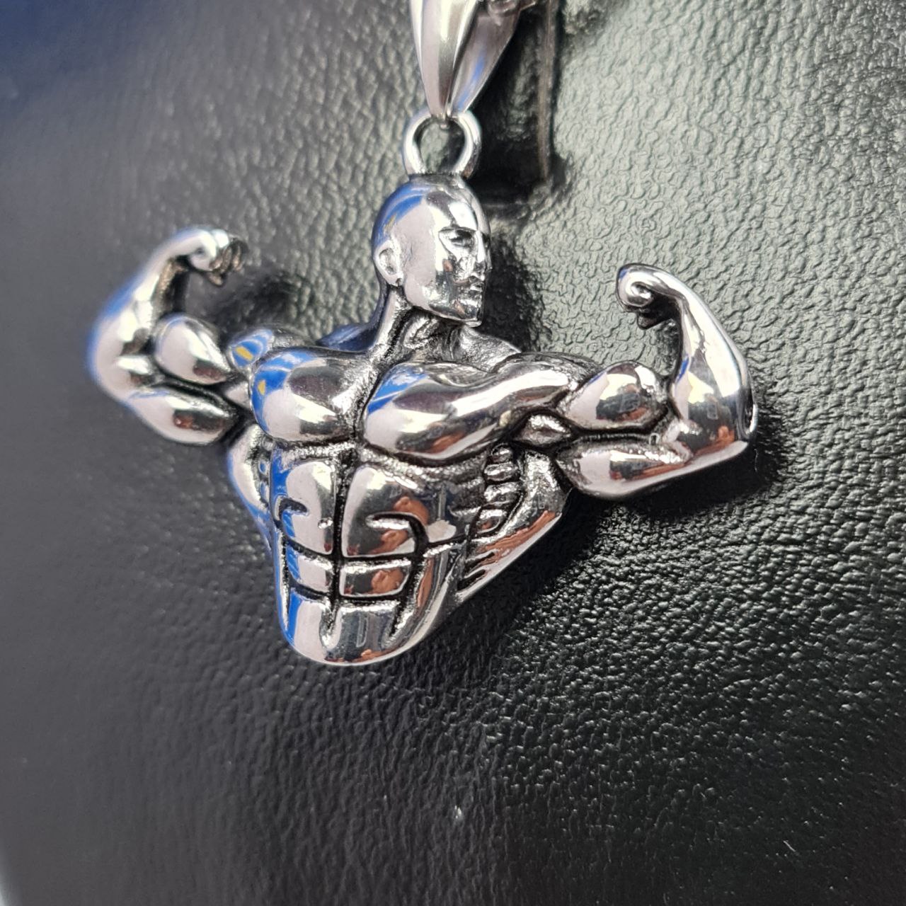 گردنبند فیگور بدنسازی