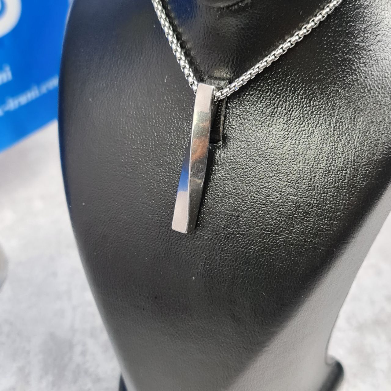 گردنبند مکعب پیچی