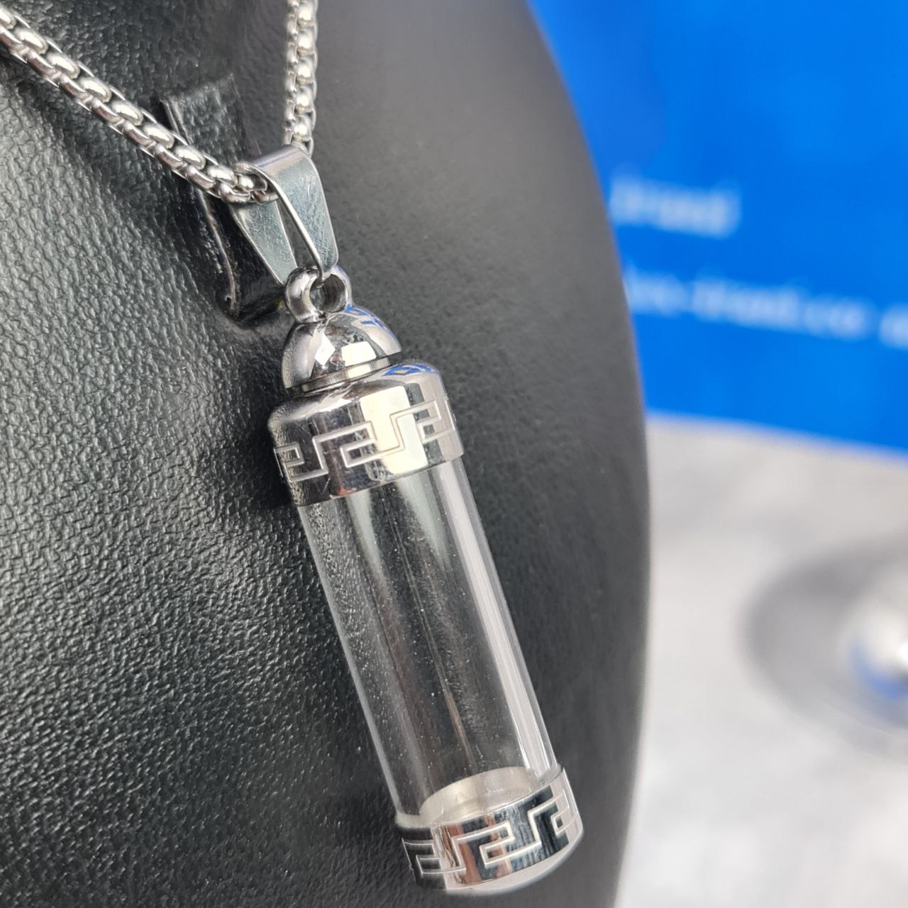 گردنبند استوانه شیشه ای ورساچه