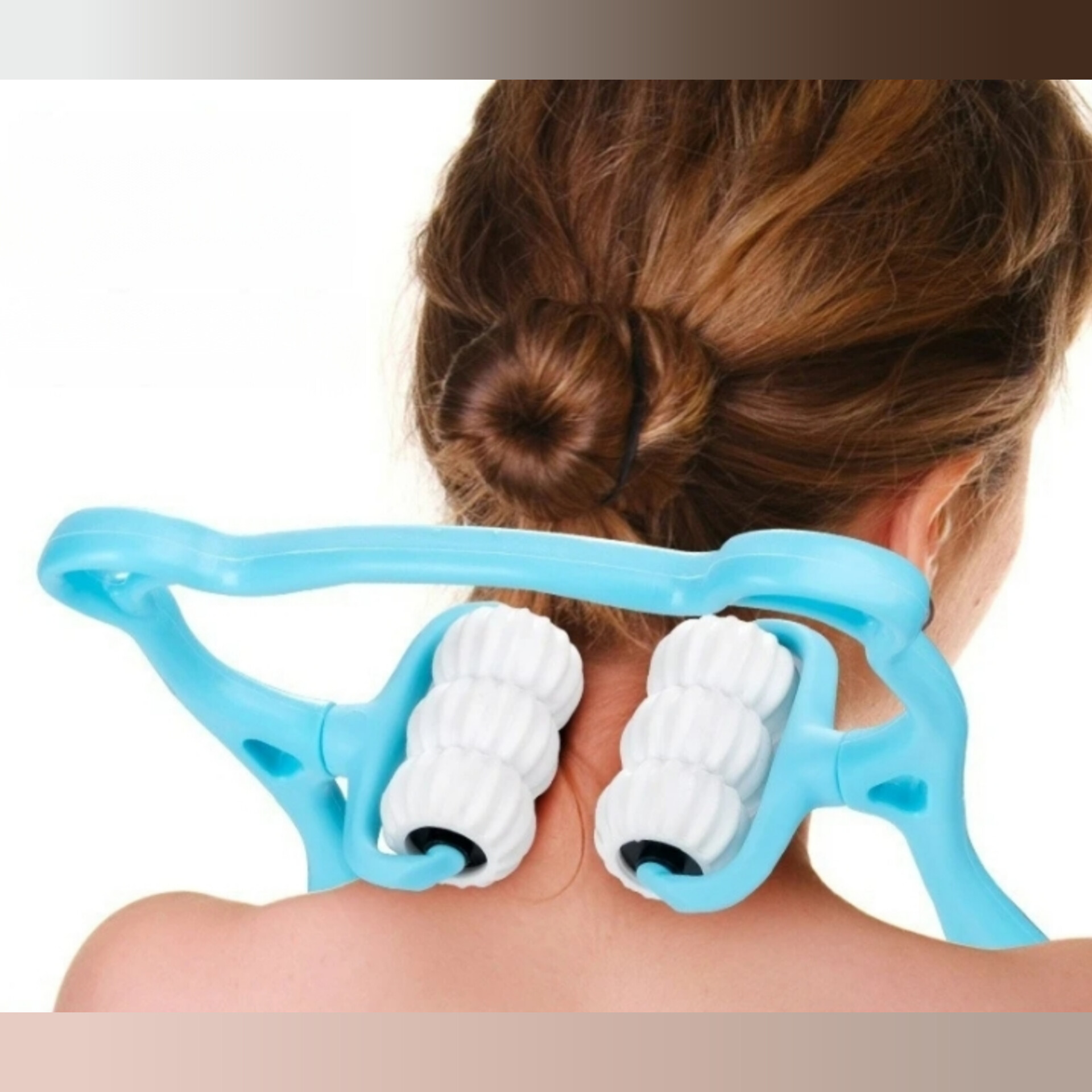 ماساژور دستی شانه و گردن مدل Neck Massager Roller ماساژور دستی شانه و گردن