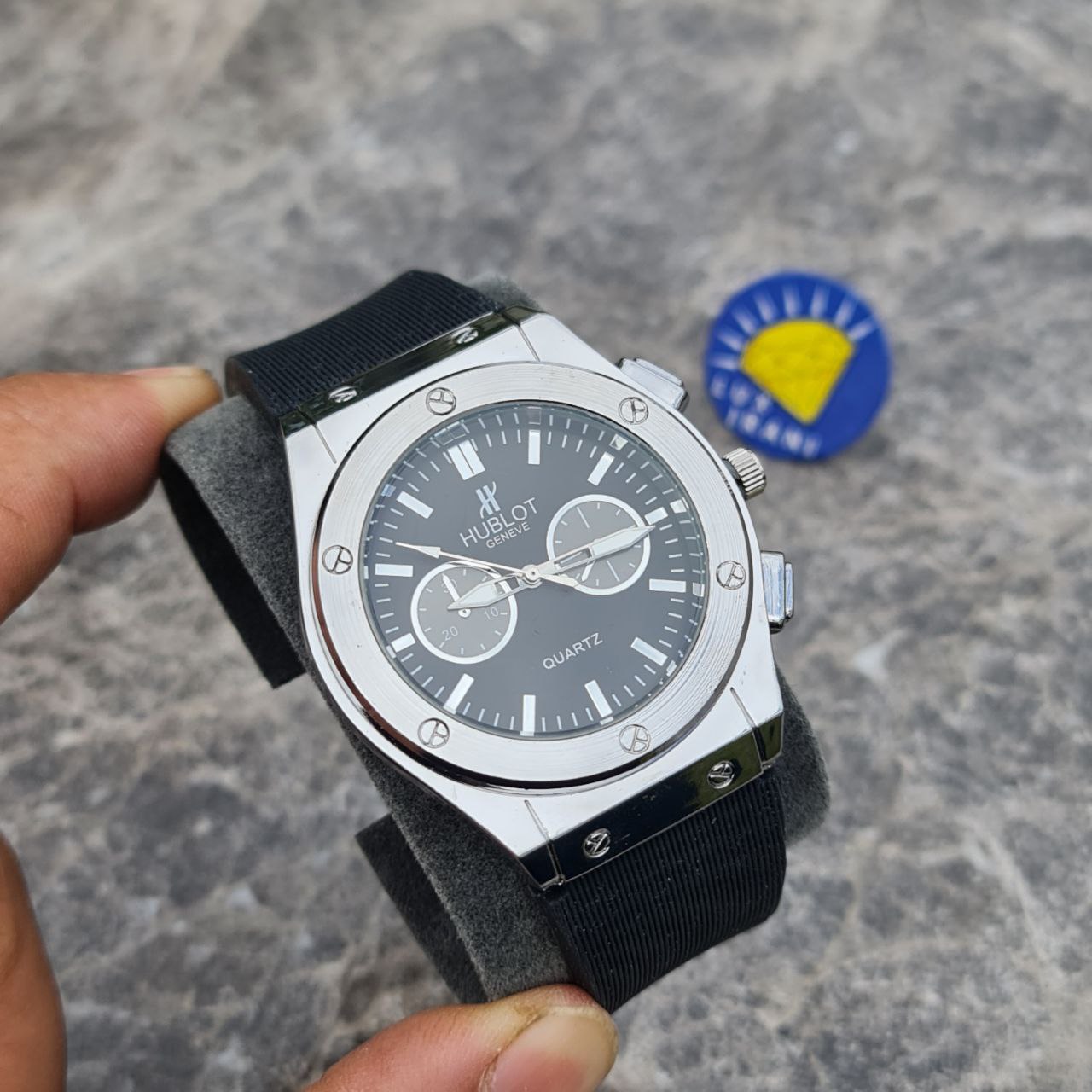 ساعت مردانه هابلوت کد 5589 بند مشکی قاب نقره ای صفحه مشکی