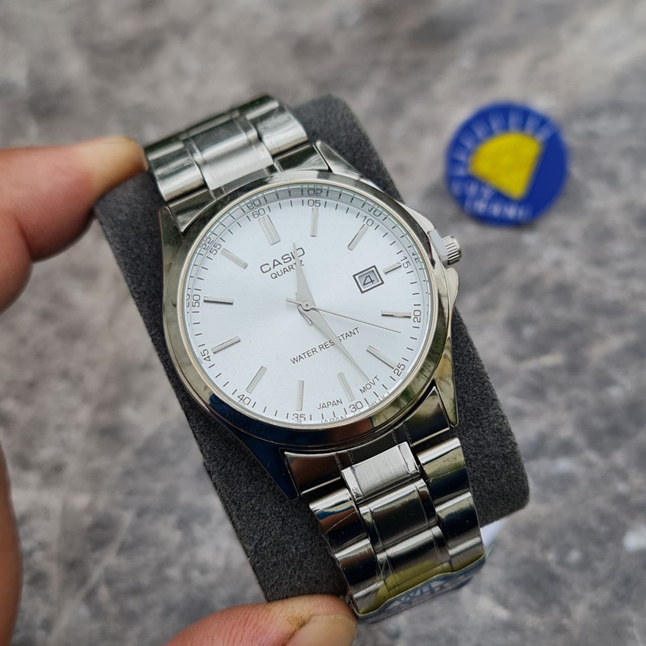 ساعت مردانه کاسیو کد 5605 نقره ای طلایی صفحه سفید