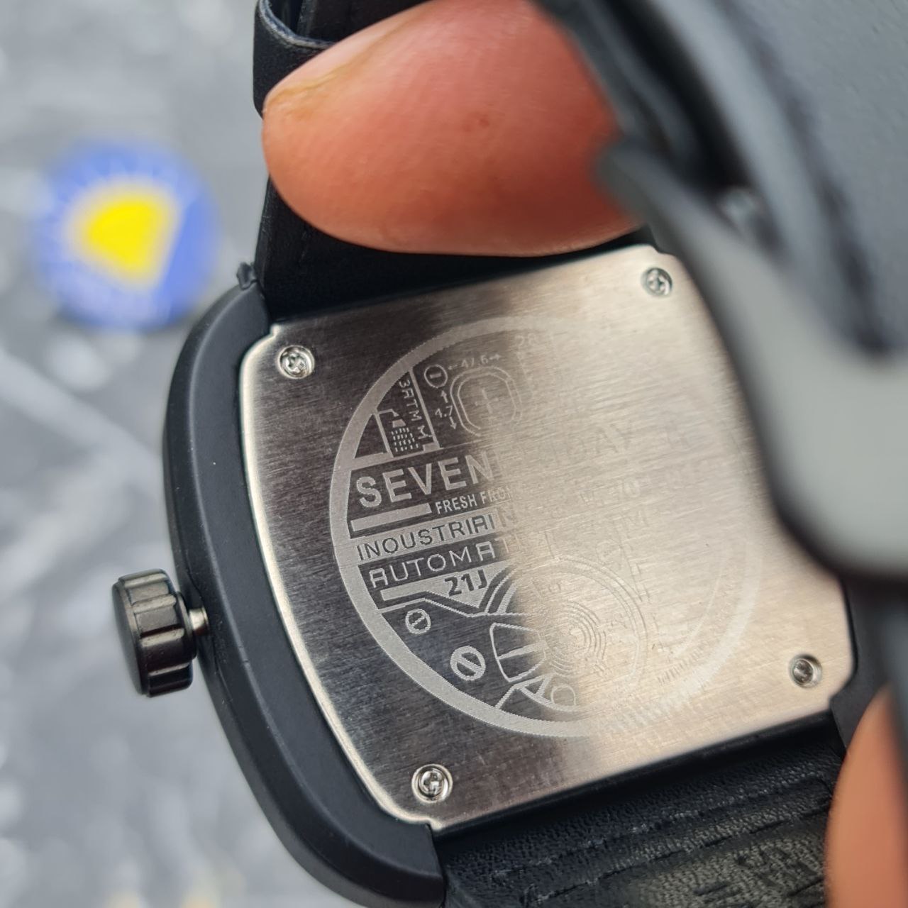 ساعت مردانه سون فرایدی مربع کد 4255 بند چرم مشکی ساعت مردانه سون فرایدی