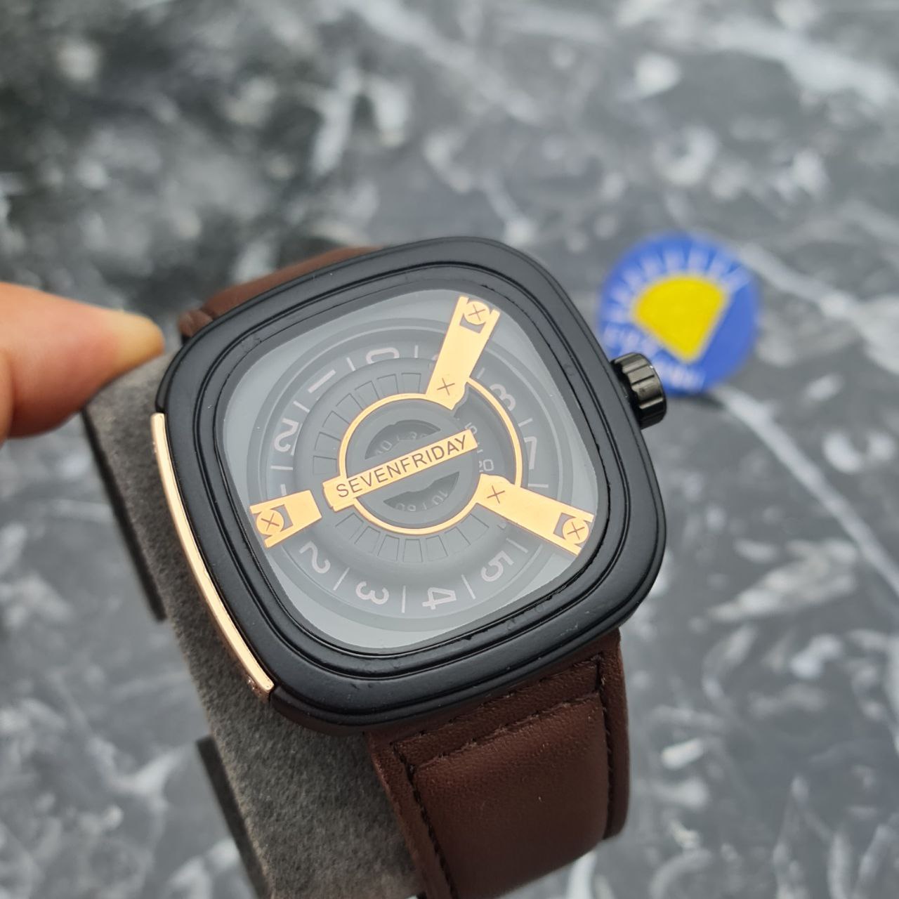 ساعت مردانه سون فرایدی مربع کد 4257 بند چرم قهوه ای ساعت مردانه سون فرایدی