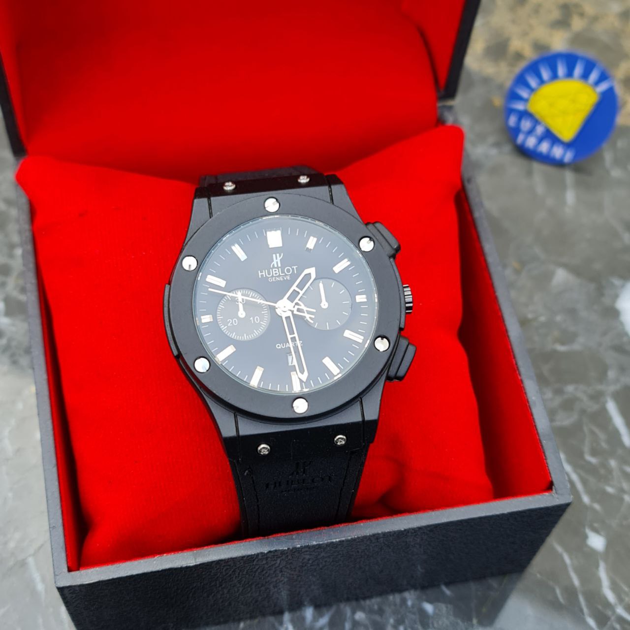 ساعت مردانله هابلوت کد 5569 بند مشکی قاب مشکی صفحه مشکی