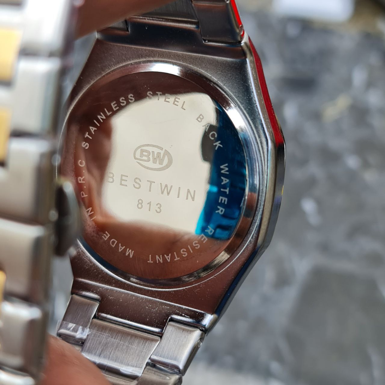 ساعت بیستوین کد 4814 تمام استیل قاب طلایی و نقره ای صفحه مشکی ساعت بیستوین کد 4811 تمام استیل قاب نقره ای صفحه مشکی