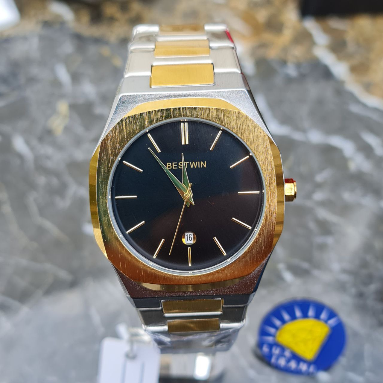 ساعت بیستوین کد 4814 تمام استیل قاب طلایی و نقره ای صفحه مشکی ساعت بیستوین کد 4811 تمام استیل قاب نقره ای صفحه مشکی