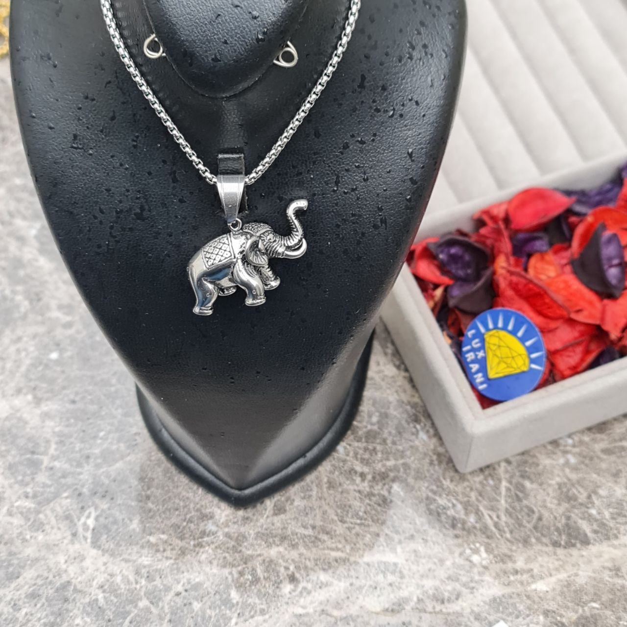 گردنبند فیل