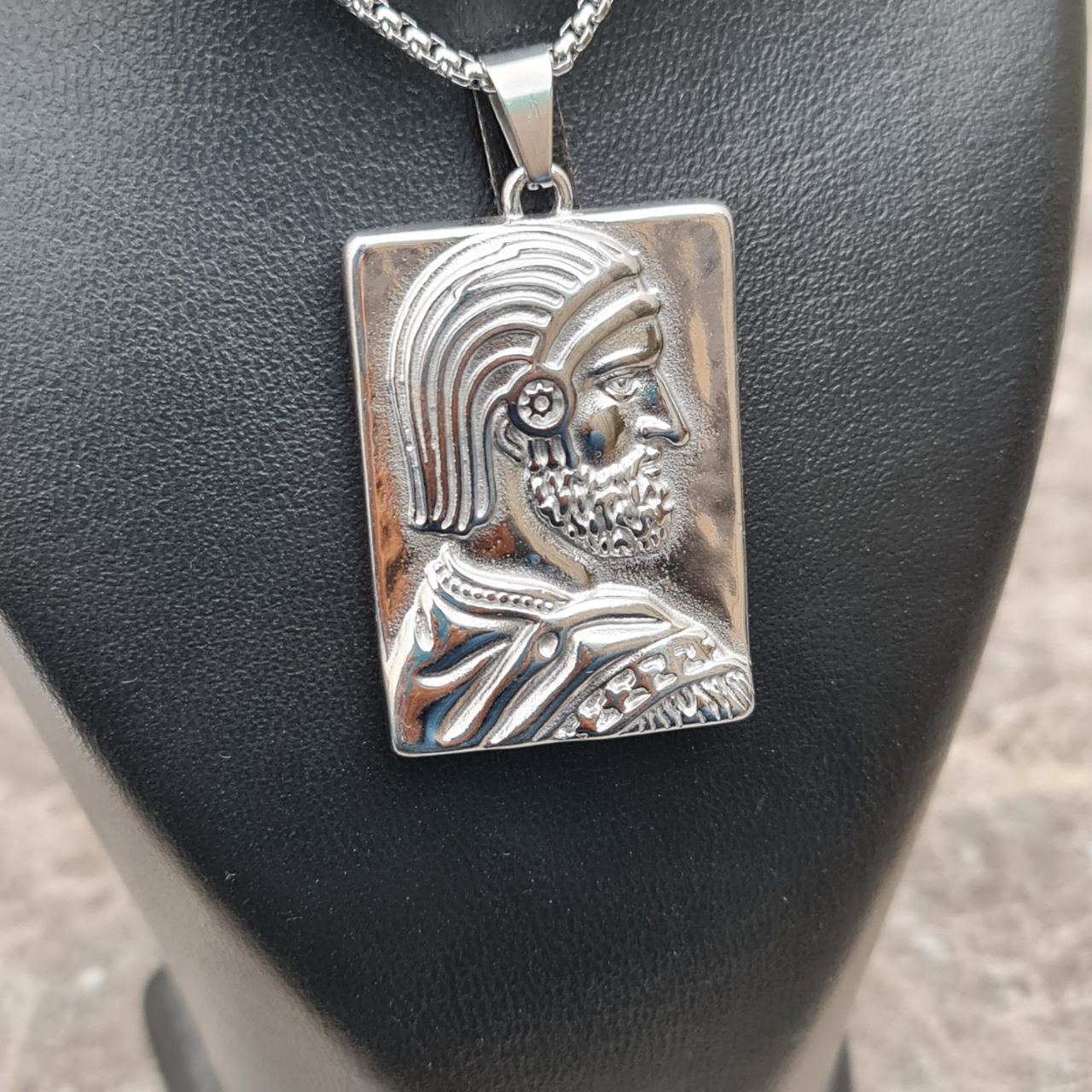 گردنبند کوروش